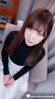 新人小少妇露脸初次下海，颜值不错身体保养的很嫩，揉软的骚奶子肆意揉捏，小逼逼掰开给狼友看自慰呻吟好骚第12集