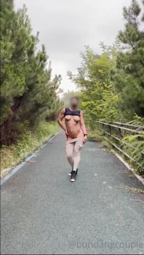 【2023-08-14】Met a stranger on the beach part 2.m4v